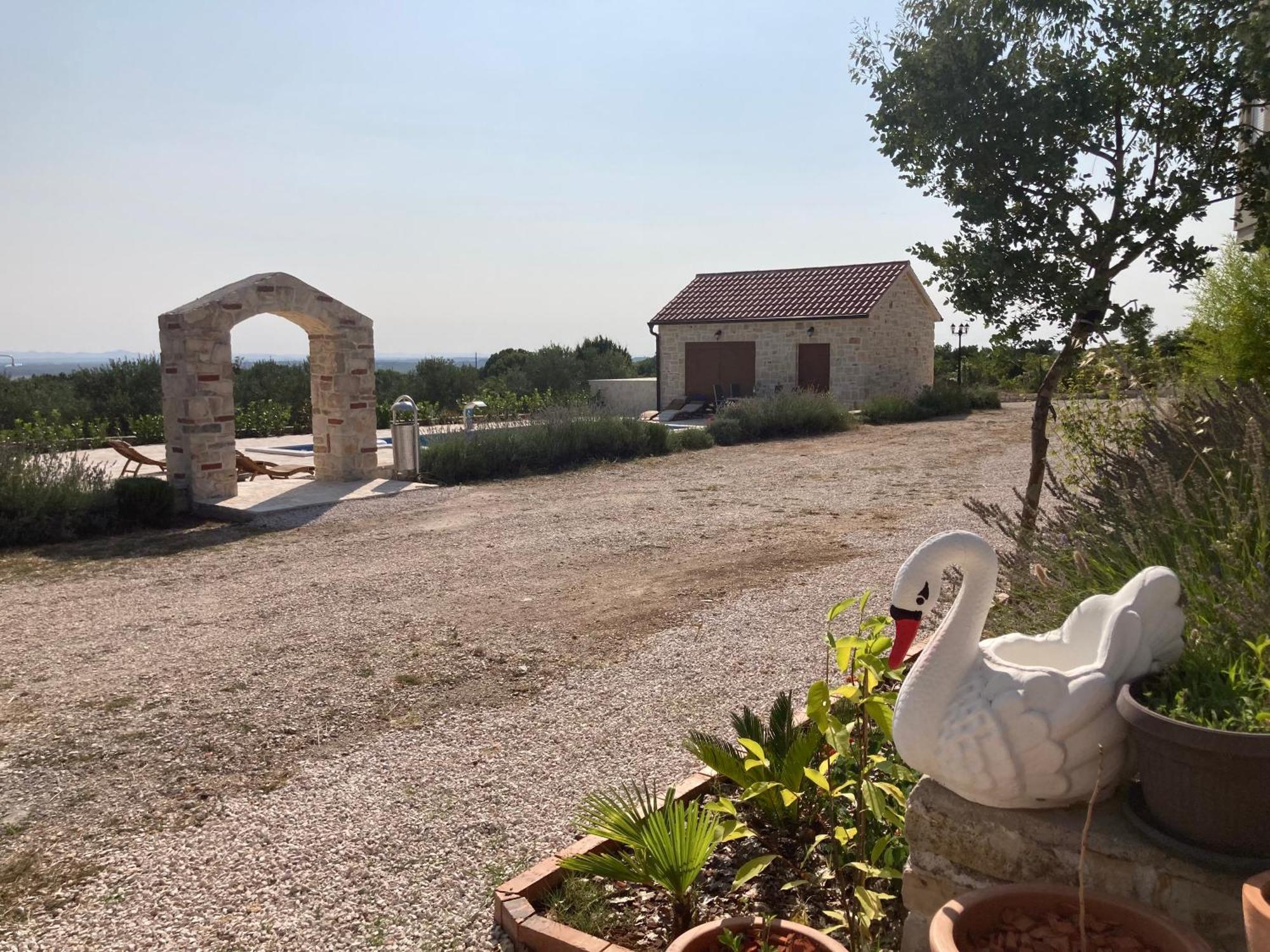 Doci Villa *